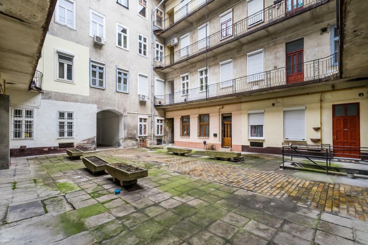 Bpr Bright Sapphire Apartman